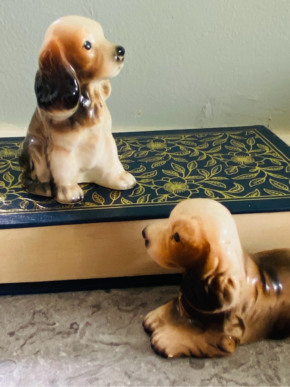 Pair of Vintage Ceramic Spaniel Puppy Figurines - dogs vintage Japan
